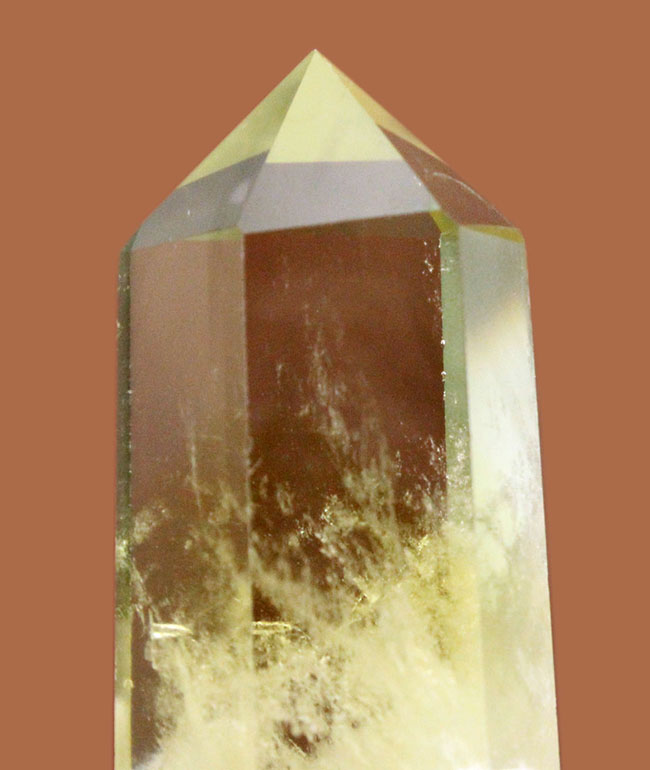 紀元前から評価されてきた特別な石、大きなブラジル産の天然シトリン（黄水晶）（その1）