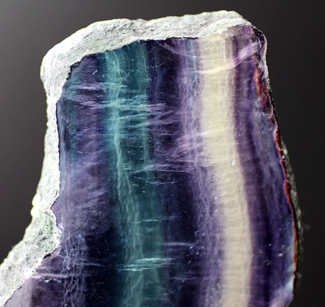 人気!色合いの異なる複数の層から成る鉱物、レインボーフローライト(fluorite)の上質標本(その2)