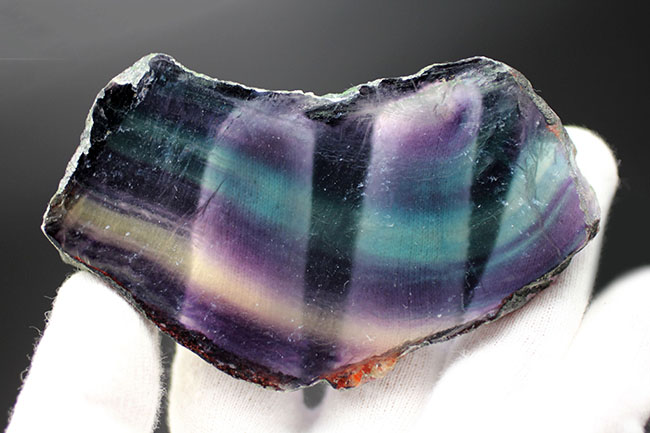 人気!色合いの異なる複数の層から成る鉱物、レインボーフローライト(fluorite)の上質標本(その7)