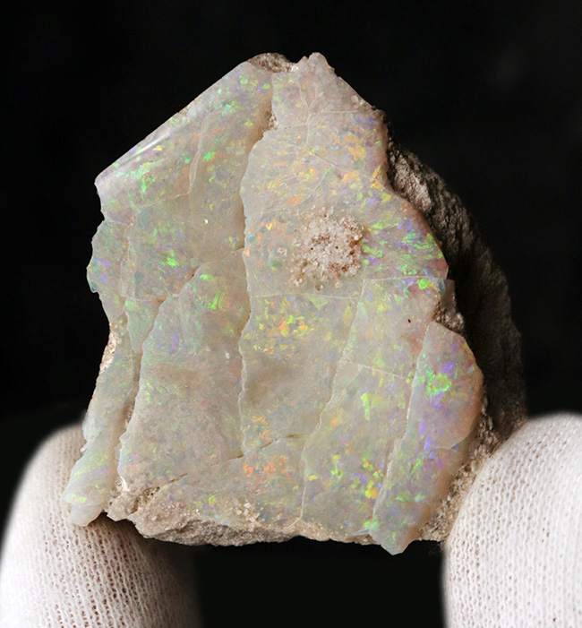 ブランド産地、オーストラリア・ミンタビーで発掘された天然オパールの原石(Opal)(その2)