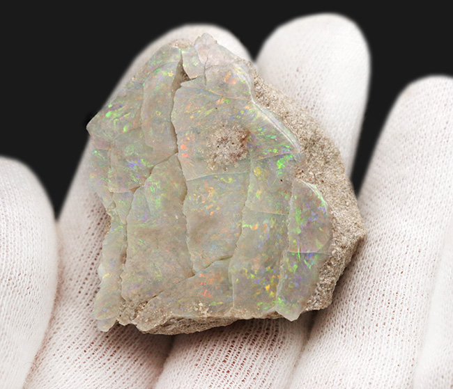 ブランド産地、オーストラリア・ミンタビーで発掘された天然オパールの原石(Opal)(その3)