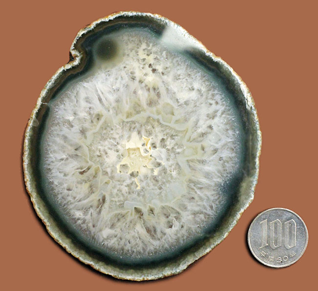 円環状のブラジル産メノウ(Agate)。まさに地球代表。(その7)