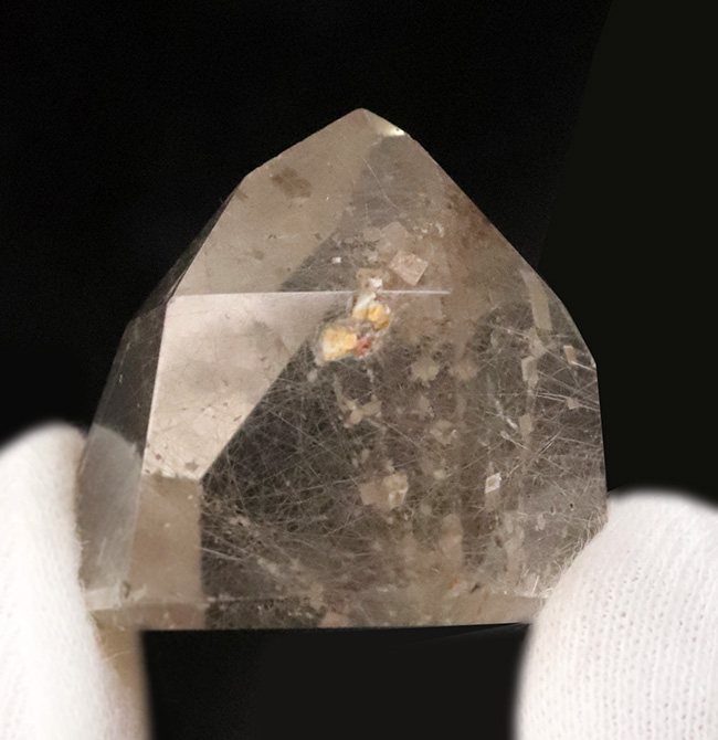 天使の髪の毛」と称される美しき石英、ルチルクォーツ（Rutilated