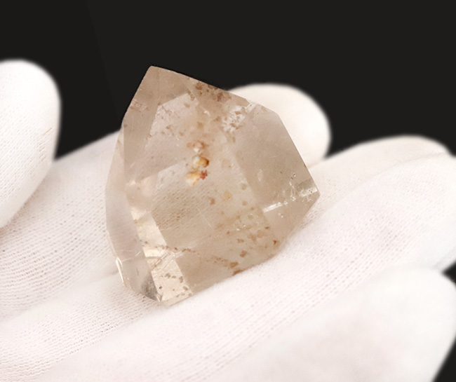 天使の髪の毛」と称される美しき石英、ルチルクォーツ（Rutilated