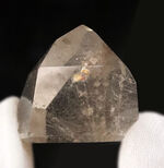 「天使の髪の毛」と称される美しき石英、ルチルクォーツ（Rutilated Quartz）