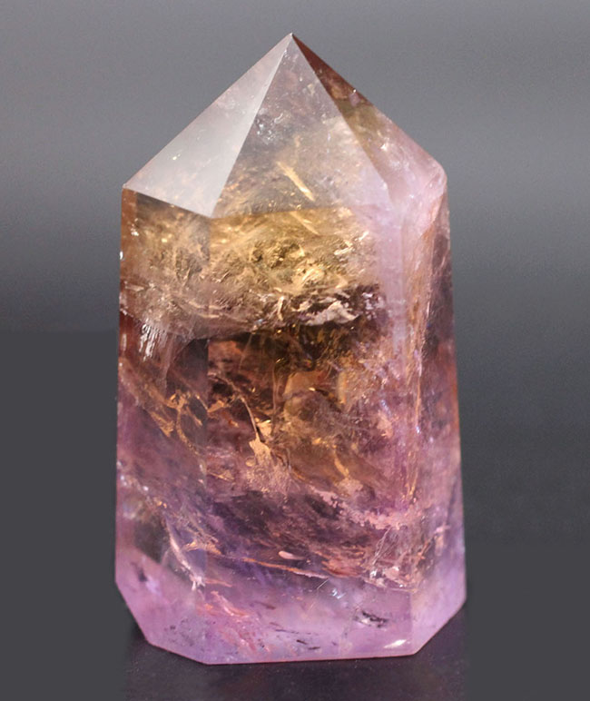 シトリンとアメシストが半々含まれた、アメトリン（Ametrine）の上質標本！希少なボリビア産の天然標本。（その1）