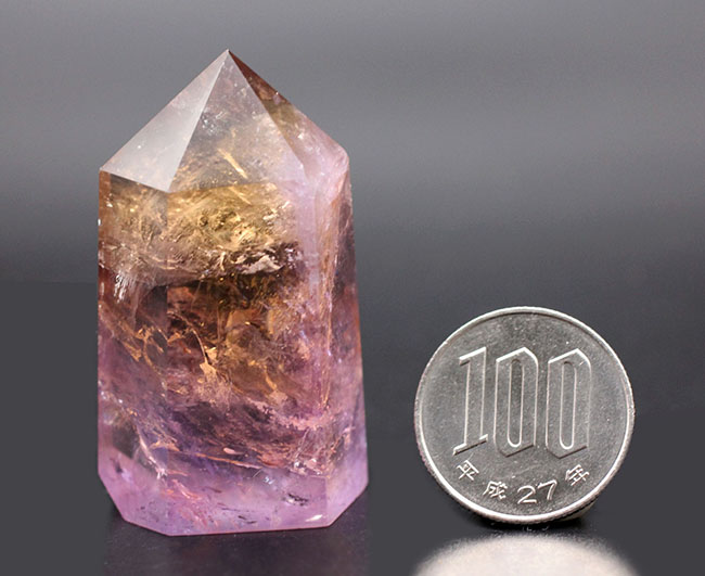 シトリンとアメシストが半々含まれた、アメトリン(Ametrine)の上質標本!希少なボリビア産の天然標本。(その9)
