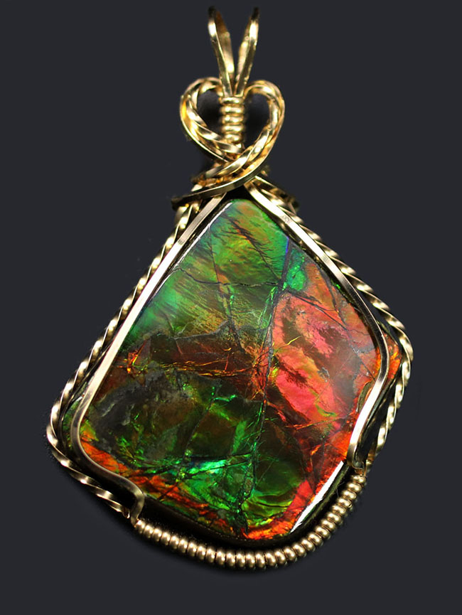 アンモライト(Ammolite)と14金ゴールドフィルのコラボが。一点もののペンダントトップ。チェーン、黒紐、ジュエリーケース付き(その1)
