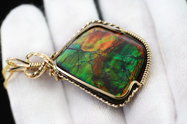 アンモライト(Ammolite)と14金ゴールドフィルのコラボが。一点もののペンダントトップ。チェーン、黒紐、ジュエリーケース付き(その5)