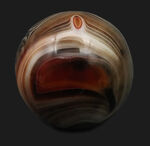 徹底的にポリッシュされ見事な球体に仕上げられた縞瑪瑙（メノウ・Agate）のスフィア標本