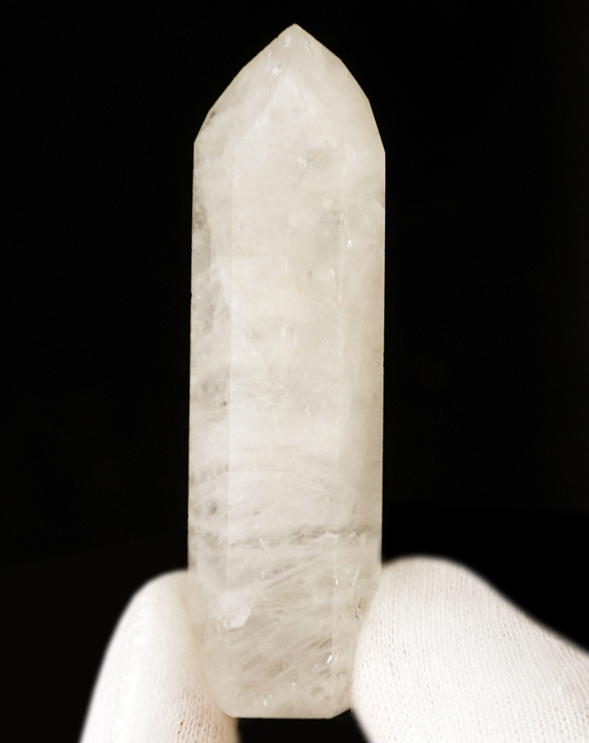 雲のような味わいが魅力的な、乳白色の水晶、その名もミルキークォーツ（Milky quartz）（その1）