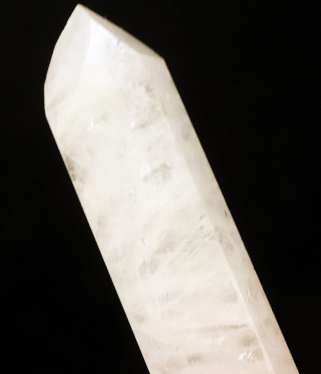 雲のような味わいが魅力的な、乳白色の水晶、その名もミルキークォーツ(Milky quartz)(その2)