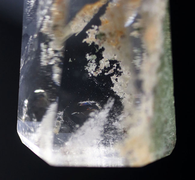 緑や茶など植物のような味わいを持った不思議な水晶、ガーデンクォーツ(Garden Quartz)(その3)