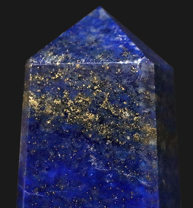 これぞラピスラズリ（（Lapis lazuli））というべき、素晴らしい青を呈する天然鉱石のタワー標本（その2）