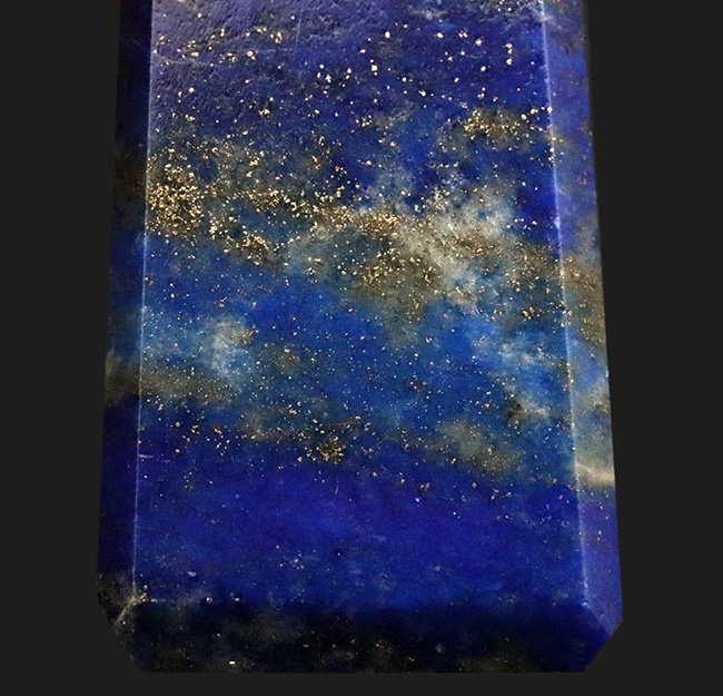 これぞラピスラズリ(Lapis lazuli)というべき、素晴らしい青を呈する天然鉱石のタワー標本(その3)