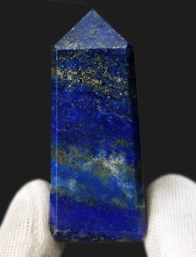 これぞラピスラズリ(Lapis lazuli)というべき、素晴らしい青を呈する天然鉱石のタワー標本(その4)