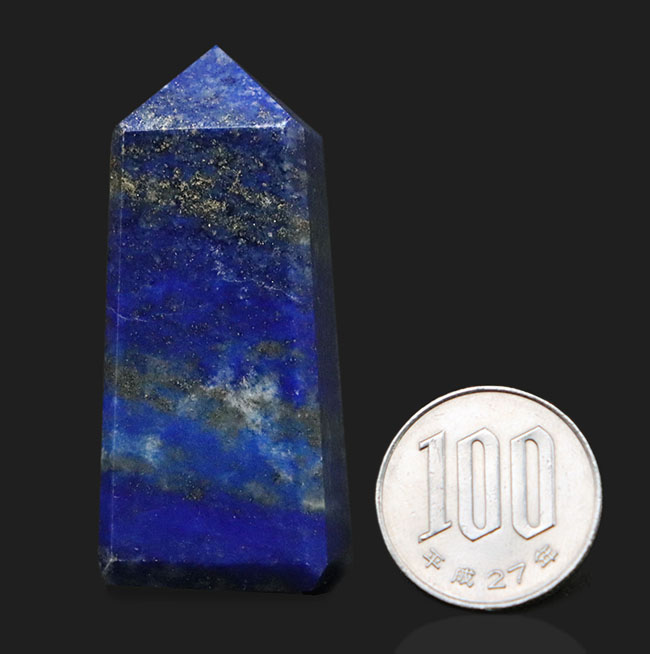 これぞラピスラズリ（（Lapis lazuli））というべき、素晴らしい青を呈する天然鉱石のタワー標本（その9）