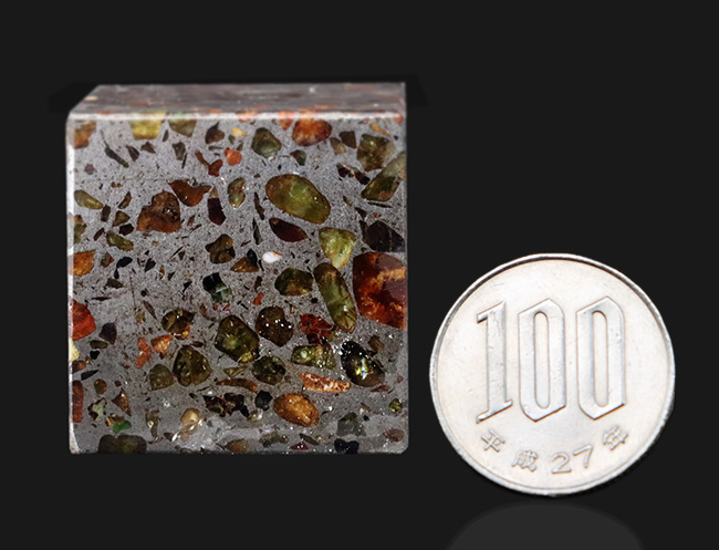 人気のキューブ型！世界で最も美しい隕石の一つ！ケニア産の上質な