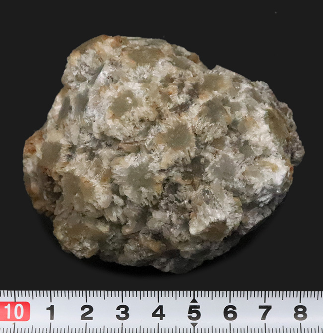 石の上に美しい「花」が咲き乱れた、現存数の限られる、未採掘産地……島根県大田市松城鉱山産アラゴナイト／霰石（Aragonite・あられいし）（その8）