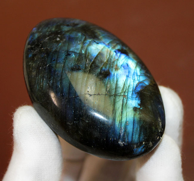 ブルーとシャンパンゴールドを楽しめる典型的な美しいラブラドライト(Labradorite)(その5)