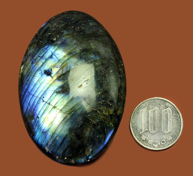 ブルーとシャンパンゴールドを楽しめる典型的な美しいラブラドライト(Labradorite)(その7)