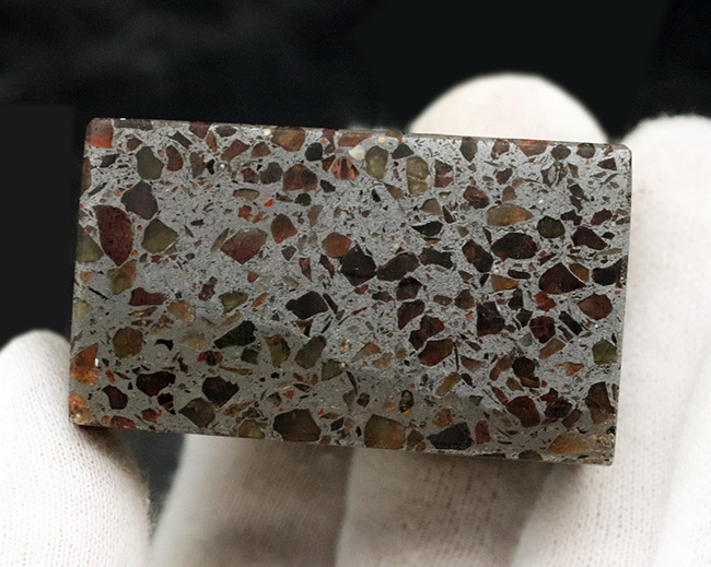 人気！美品！ずっしりと重い、直方体型のケニア産パラサイト隕石（その4）