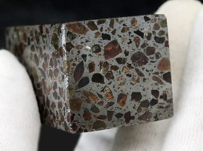 人気！美品！ずっしりと重い、直方体型のケニア産パラサイト隕石（その5）