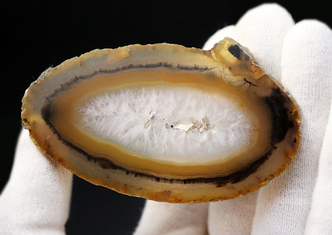 晶洞タイプ!外皮、メノウ、石英結晶、三層を楽しめる、ブラジル産の縞メノウ(Agate)(その4)