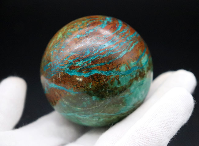 100%ナチュラル、職人の手によって丁寧に研磨されたクリソコラ(Chrysocolla)のスフィアカット標本(その2)
