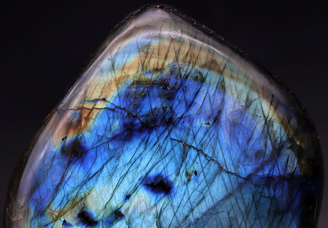 ブルーの濃淡が美しい!1キロを超える重さと大きさ。ハイクラス標本、ラブラドライト(Labradorite)(その3)
