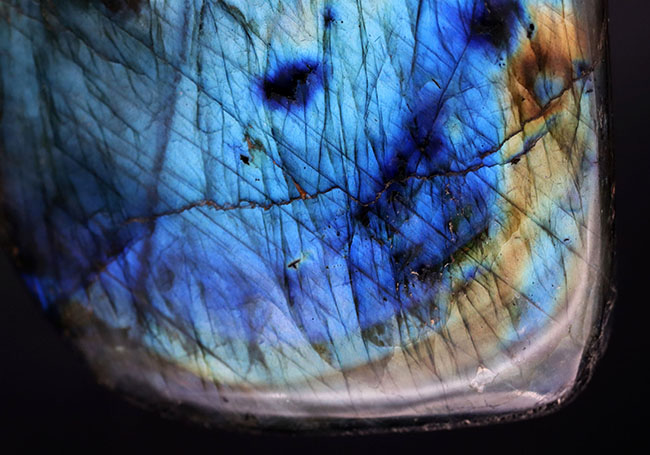 ブルーの濃淡が美しい!1キロを超える重さと大きさ。ハイクラス標本、ラブラドライト(Labradorite)(その5)