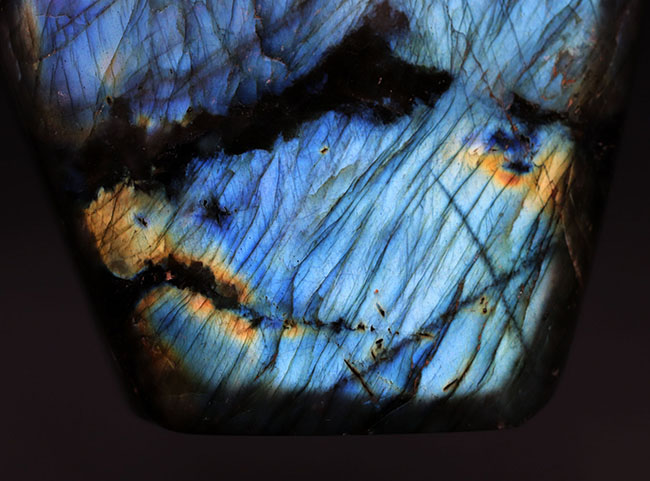 ブルーの濃淡が美しい!1キロを超える重さと大きさ。ハイクラス標本、ラブラドライト(Labradorite)(その6)