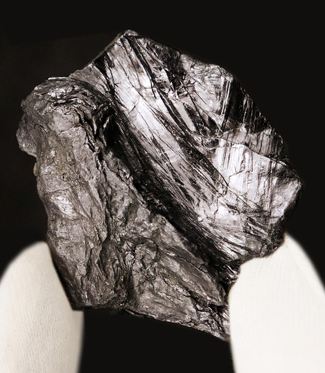 今から55年以上前（1970年採集）岐阜県大野郡白川村・平瀬鉱山（閉山）産……希少なモリブデン標本（その1）