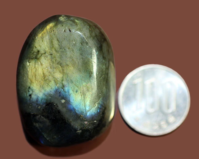 青と黄色に光る石。君の名は、ラブラドライト(Labradorite)（その9）