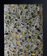 オリーブ色のカンラン石にご注目！世界で最も美しい隕石と評されるパラサイト隕石のスライス標本