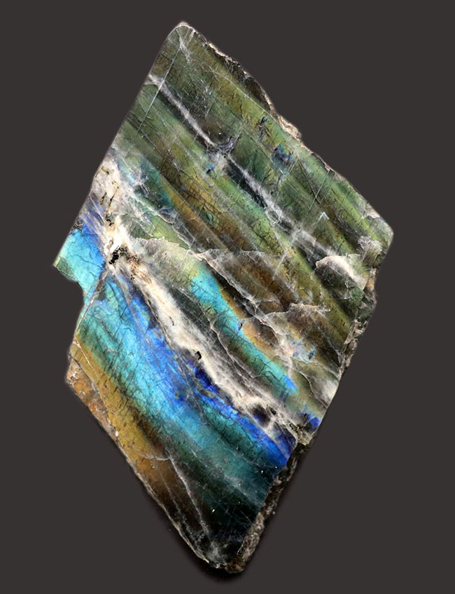 コレクター必見!由緒正しきラブラドル地方産の両面光りするラブラドライト(Labradorite)。ブルーのグラデーションにご注目ください(その2)
