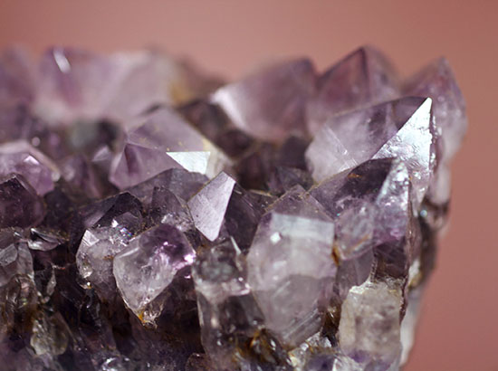 古来より高貴を表す象徴として親しまれてきた鉱物アメシスト(amethyst)(その2)