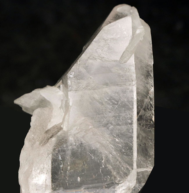 ナチュラル・クリスタル、自然な結晶成長を楽しめる、透明度の高い石英（Quartz）結晶（その3）