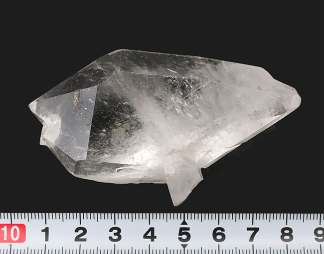 ナチュラル・クリスタル、自然な結晶成長を楽しめる、透明度の高い石英（Quartz）結晶（その6）