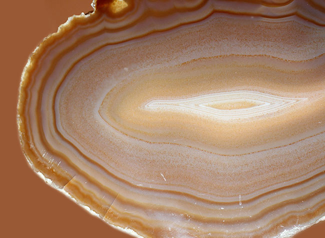 ブラジル産典型的な縞瑪瑙(Agate)(その3)