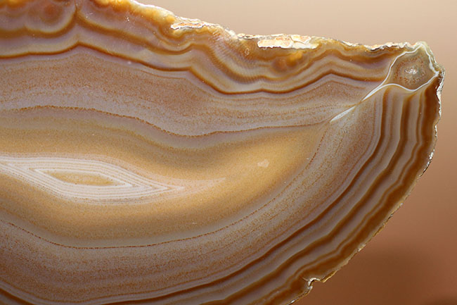 ブラジル産典型的な縞瑪瑙(Agate)(その4)
