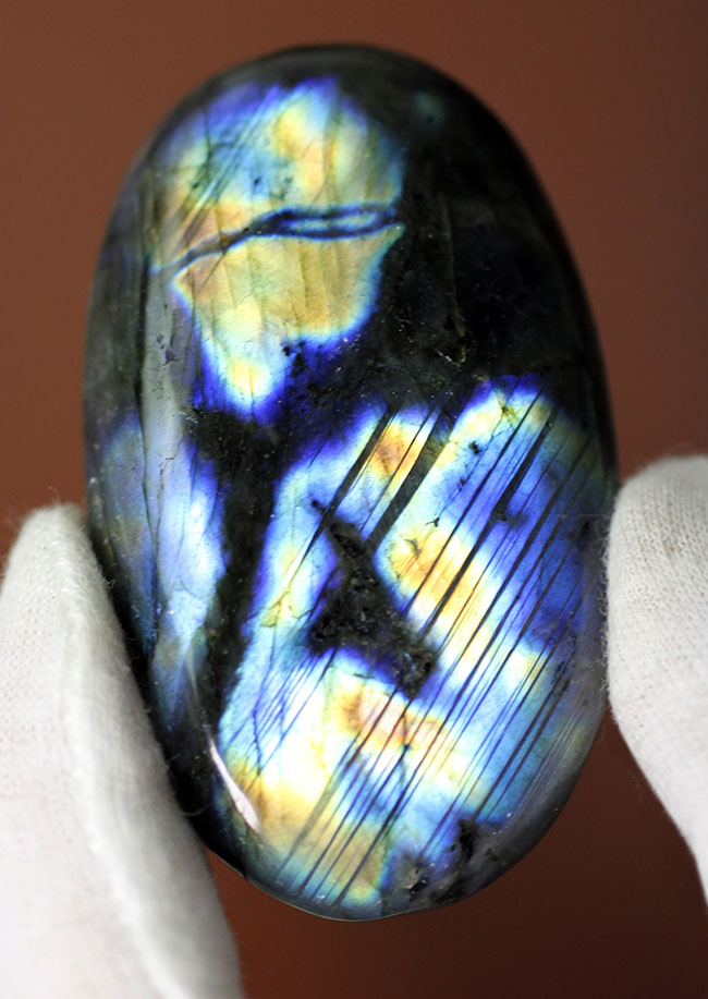 人気鉱物ラブラドライト（Labradorite）のハイクラス標本（その1）