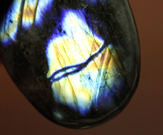 人気鉱物ラブラドライト（Labradorite）のハイクラス標本（その5）