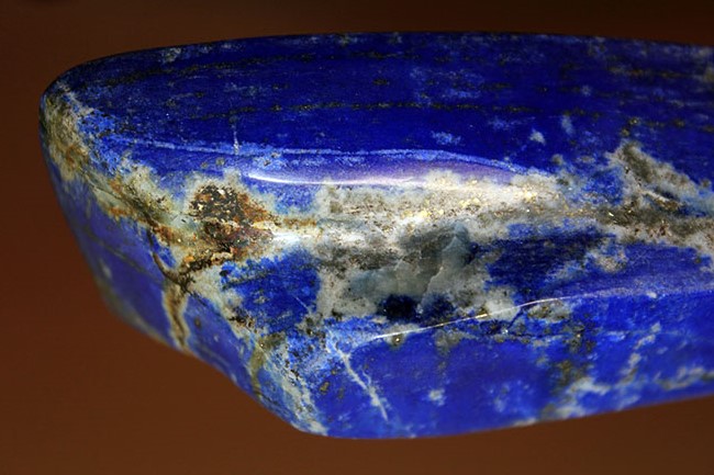 ラピスラズリの青は例えられません。人類最初に装飾品とも言われる半貴石ラピスラズリ、アフガニスタン産。（その6）