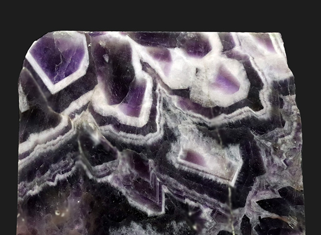 自然が偶然にも創り出したV字模様、紫陽花のような模様が美しい鉱物、シェブロンアメシスト(Chevron Amethyst)(その3)