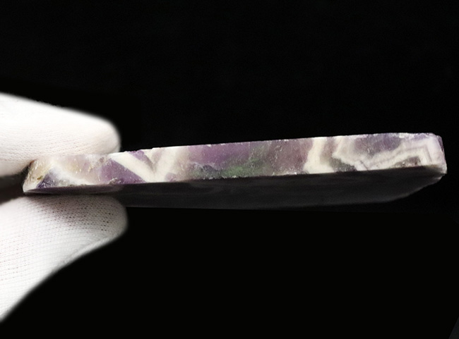 自然が偶然にも創り出したV字模様、紫陽花のような模様が美しい鉱物