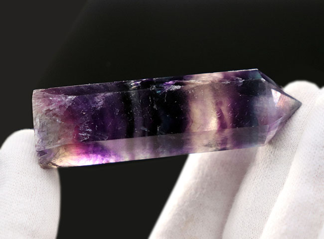 中央に緑色にご注目！多層構造を持つ人気の鉱物、マルチバンドフローライト（Fluorite）（その4）