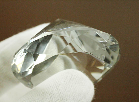ダイアモンド風にカットされた水晶（クリスタル）（その12）