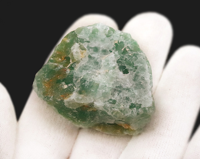 爽やかなミントグリーンを呈する、中国湖南省産天然フローライト（Fluorite）の原石（その4）