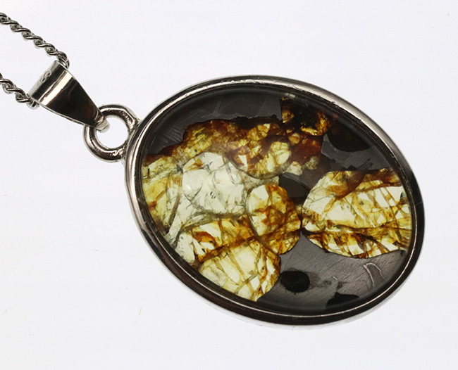 最も美しい隕石とされる、石鉄隕石、パラサイトを使ったペンダント